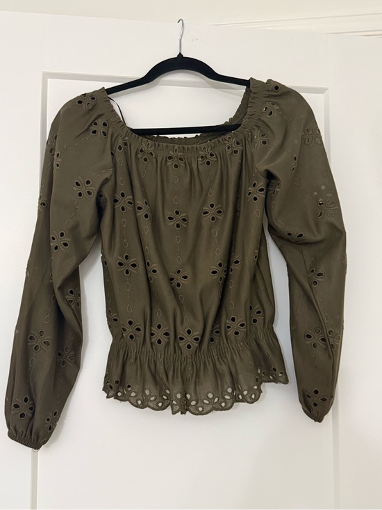 H&M Tops - H&M Olive Eyelet Long Sleeve Peasant Blouse